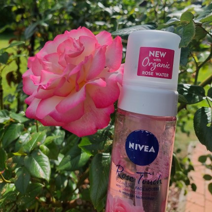 Bilder Contest NIVEA Rose Touch Gesichtsreinigungsmousse